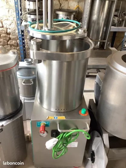 Poussoir à saucisse hydraulique