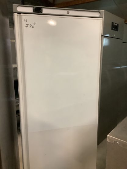 Armoire négative