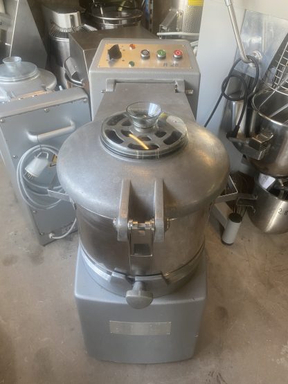 Cutter robot coupe