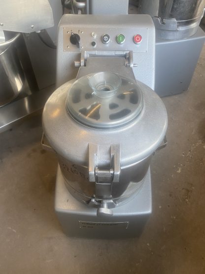 Cutter robot coupe